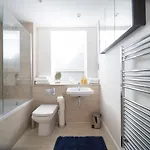 Deluxe Near Cabot Circus W Parking Sleeps 5 브리스틀