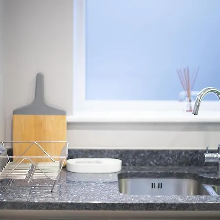 Deluxe Near Cabot Circus W Parking Sleeps 5 Nyaraló