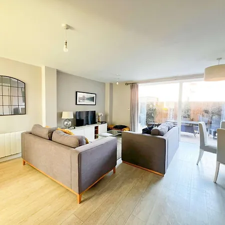 度假居 Deluxe Near Cabot Circus W Parking Sleeps 5 *