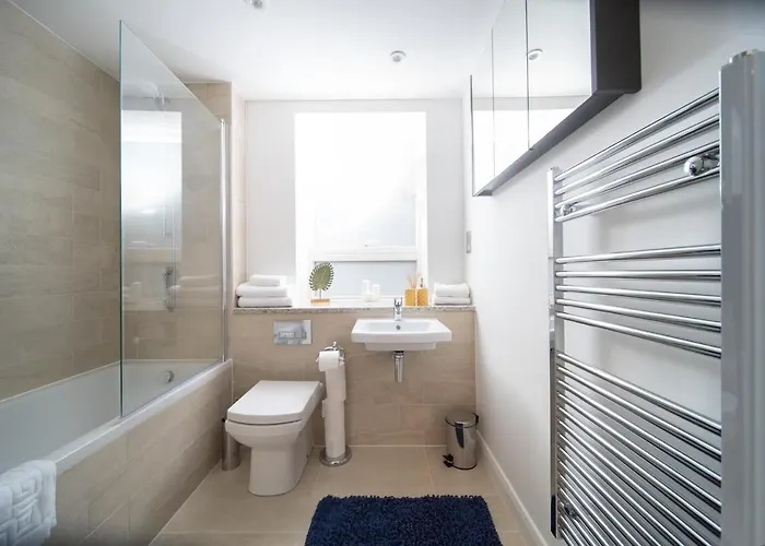 Deluxe Near Cabot Circus W Parking Sleeps 5 Bristol