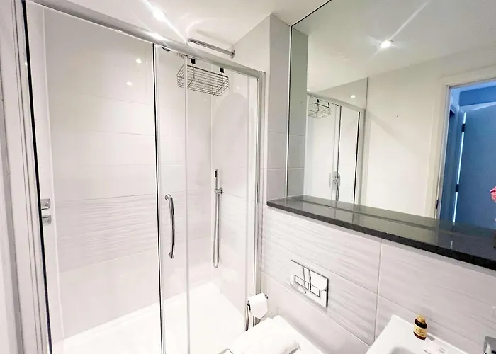 Tatil Evi Deluxe Near Cabot Circus W Parking Sleeps 5 Bristol