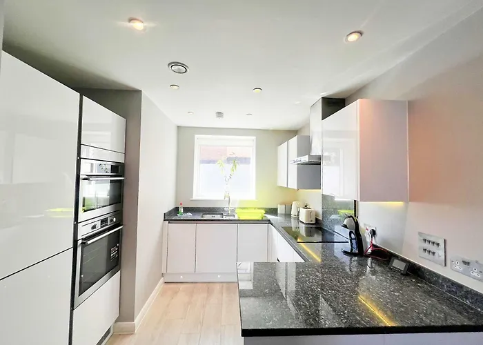 Deluxe Near Cabot Circus W Parking Sleeps 5 * Μπρίστολ