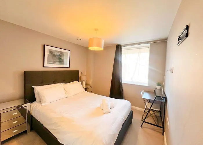 Σπίτι διακοπών Deluxe Near Cabot Circus W Parking Sleeps 5 Μπρίστολ